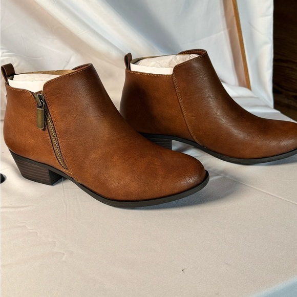 Sonoma Shoes - Sonoma Brown Faux Leather Ankle Boots Women’s Size 6.5 – NWT